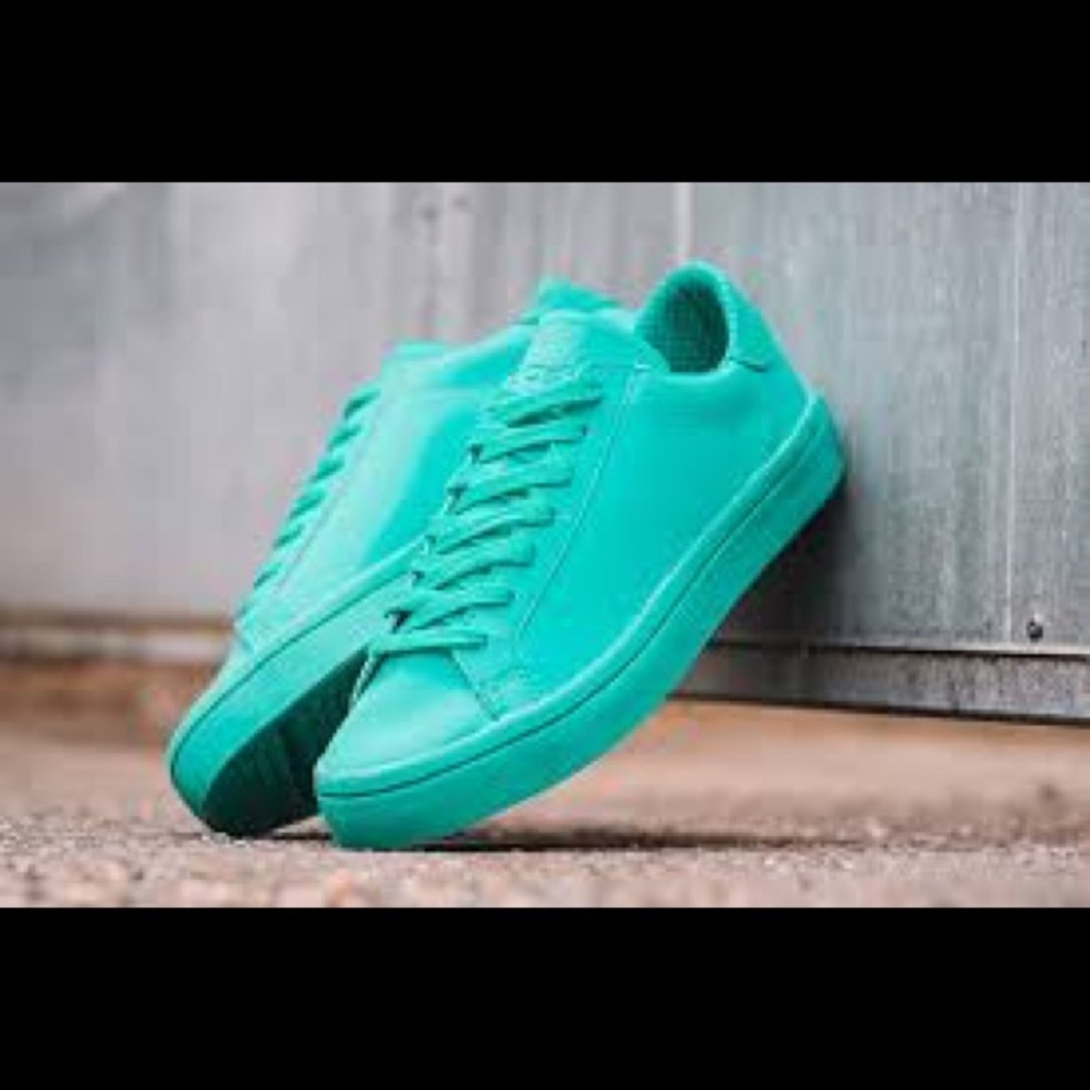 Mens Sz 11.5 Mint Green Adidas Court Vantage Shock Sneakers NEW - Picture 1 of 11